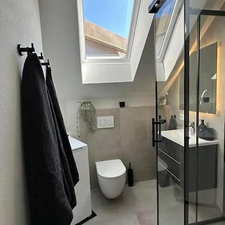 Stylisches In Zentraler Lage - Mit Klima *